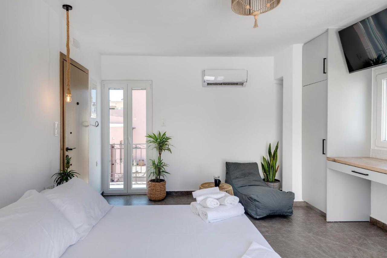 Apartment Theogonia *